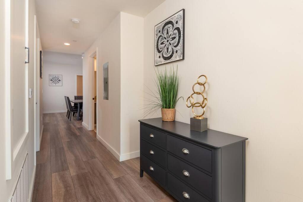 Luxurious Penthouse In Beverly Hills - Sleeps 10 Los Angeles Eksteriør billede